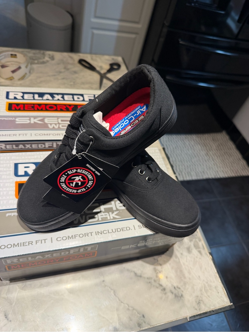Skechers women Black Low-Top Canvas Sneakers slip resistant electrical hazard ⚠️ - Picture 6 of 8